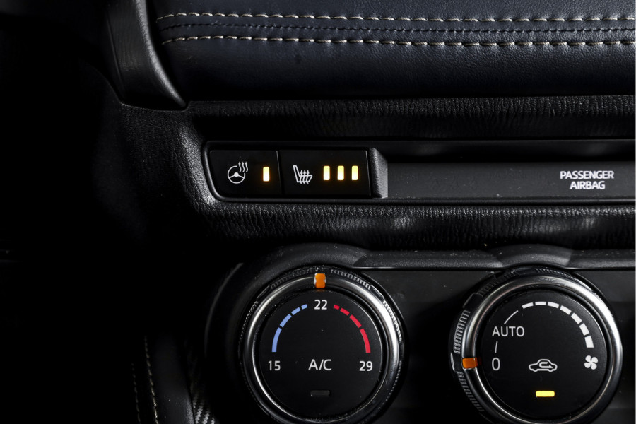 Mazda 2 1.5 Skyactiv-G 90 PK Luxury Orig. NL | Cruise | Stoel-+Stuurverw. | PDC | App. Connect | ECC | LM 16" |