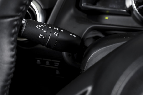 Mazda 2 1.5 Skyactiv-G 90 PK Luxury Orig. NL | Cruise | Stoel-+Stuurverw. | PDC | App. Connect | ECC | LM 16" |