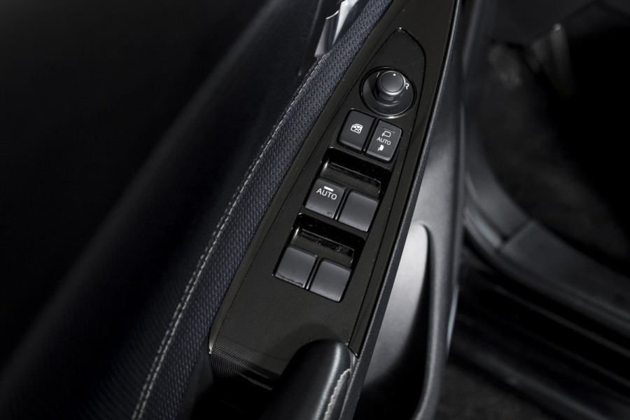 Mazda 2 1.5 Skyactiv-G 90 PK Luxury Orig. NL | Cruise | Stoel-+Stuurverw. | PDC | App. Connect | ECC | LM 16" |