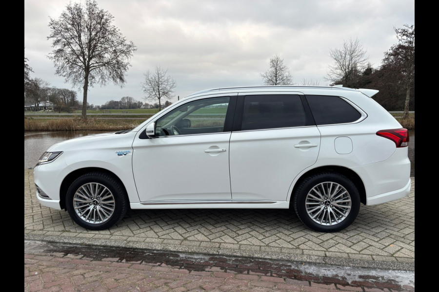 Mitsubishi Outlander 2.4 PHEV Intense+ Camera/Navigatie/Stuur+stoelverwarming