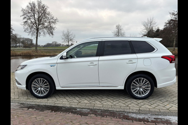 Mitsubishi Outlander 2.4 PHEV Intense+ Camera/Navigatie/Stuur+stoelverwarming