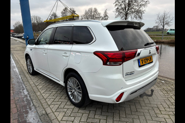 Mitsubishi Outlander 2.4 PHEV Intense+ Camera/Navigatie/Stuur+stoelverwarming