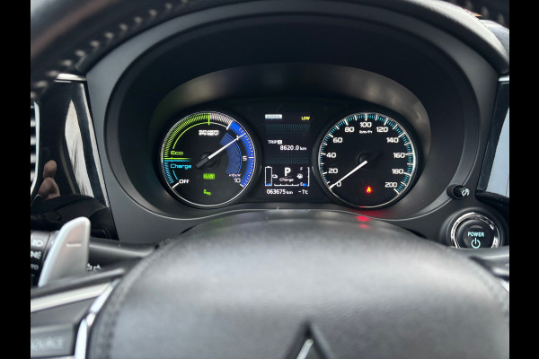 Mitsubishi Outlander 2.4 PHEV Intense+ Camera/Navigatie/Stuur+stoelverwarming
