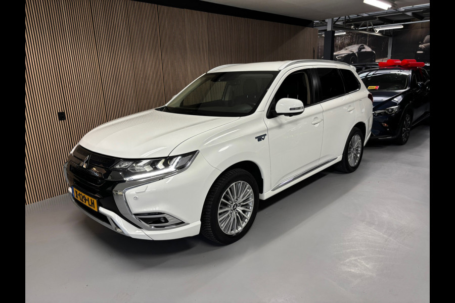 Mitsubishi Outlander 2.4 PHEV Intense+ Camera/Navigatie/Stuur+stoelverwarming