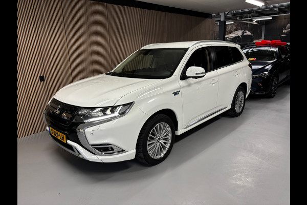 Mitsubishi Outlander 2.4 PHEV Intense+ Camera/Navigatie/Stuur+stoelverwarming