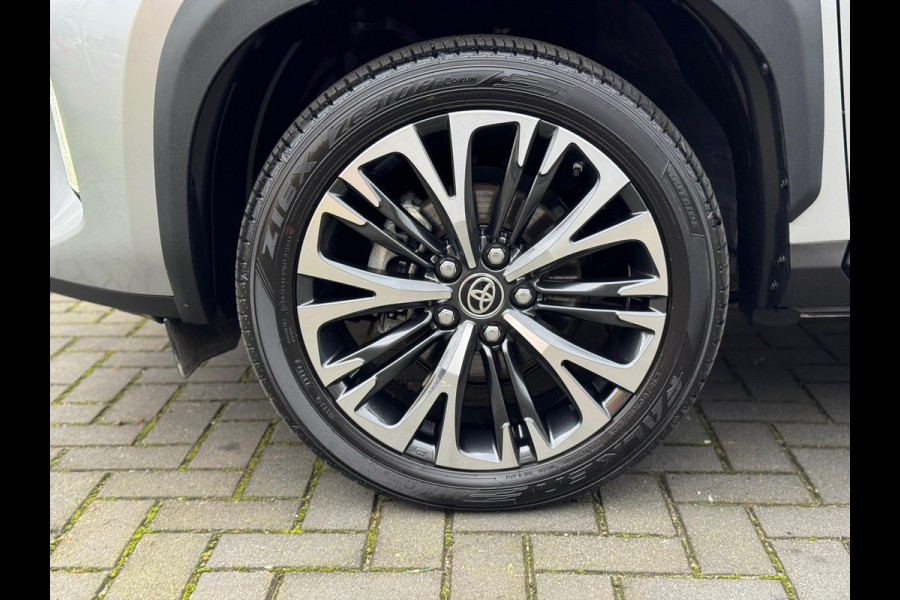 Toyota Yaris Cross 1.5 Hybrid 130pk Executive Limited | Elektrische achterklep, Stoel + Stuurverwarming, 18 inch, Dodehoekherkenning, Parkeersensor