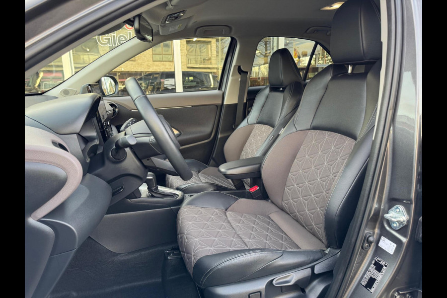 Toyota Yaris Cross 1.5 Hybrid 130pk Executive Limited | Elektrische achterklep, Stoel + Stuurverwarming, 18 inch, Dodehoekherkenning, Parkeersensor