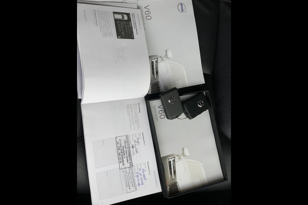 Volvo V60 2.0 D4 Inscription 190PK LEDER FULL 2021 DEALER OH / NETTO EXPORT € 14.950