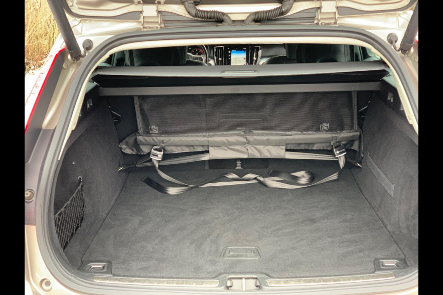 Volvo V60 2.0 D4 Inscription 190PK LEDER FULL 2021 DEALER OH / NETTO EXPORT € 14.950