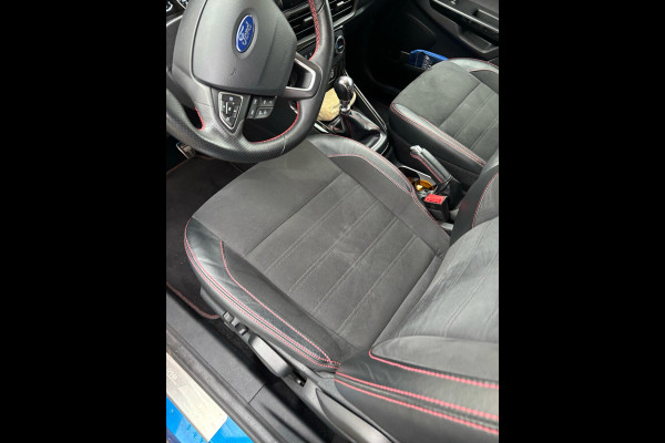 Ford EcoSport 1.0 EcoBoost ST-Line 125pk | Achteruitrijcamera | Stoelverwarming | Dodehoeksensoren | Climate control