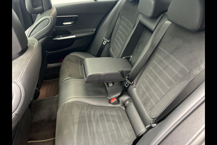 Mercedes-Benz C-Klasse 180 AMG Line | Pano/Dak | Burmester | Leder/Alcantara | Camera