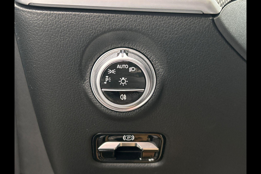 Mercedes-Benz C-Klasse 180 AMG Line | Pano/Dak | Burmester | Leder/Alcantara | Camera