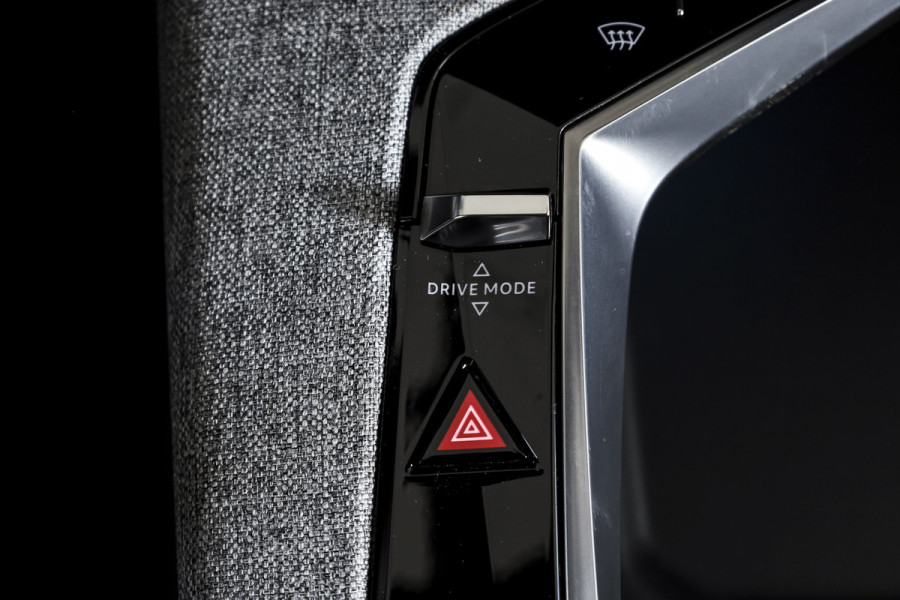 Peugeot 3008 1.2 Hybrid 145 GT | Dig. Cockpit | Adapt. Cruise | Stoel-+stuurverw. | PDC | Camera | NAV+App. Connect | ECC | 19" LM | 5325