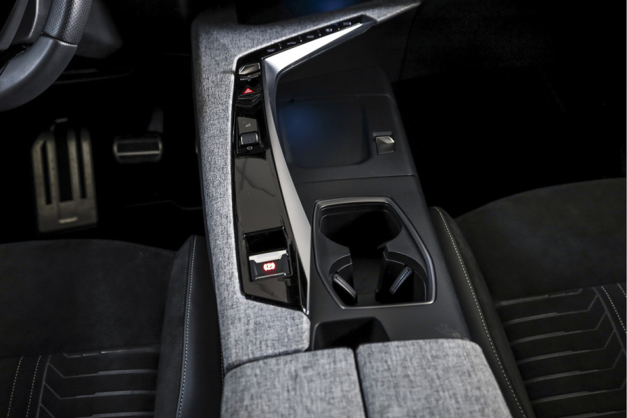 Peugeot 3008 1.2 Hybrid 145 GT | Dig. Cockpit | Adapt. Cruise | Stoel-+stuurverw. | PDC | Camera | NAV+App. Connect | ECC | 19" LM | 5325