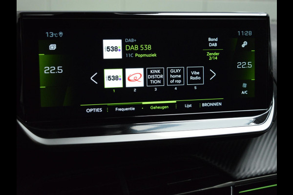 Peugeot 208 1.2 PureTech GT PANORAMADAK | NAVIGATIE & CARPLAY | CAMERA MET SENSOREN | STOELVERWARMING |