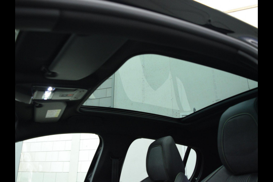 Peugeot 208 1.2 PureTech GT PANORAMADAK | NAVIGATIE & CARPLAY | CAMERA MET SENSOREN | STOELVERWARMING |