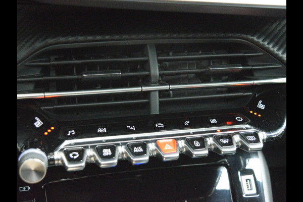 Peugeot 208 1.2 PureTech GT PANORAMADAK | NAVIGATIE & CARPLAY | CAMERA MET SENSOREN | STOELVERWARMING |