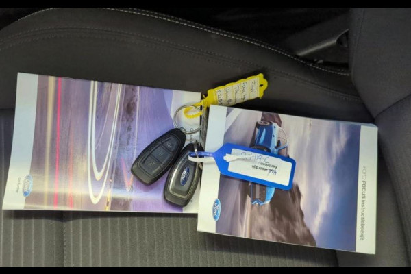 Ford FOCUS Wagon 1.0 124PK Hybrid Titanium X Business / Panoramadak / Pdc+Camera / Airco-ecc./ Xenon / Radio multimedia /