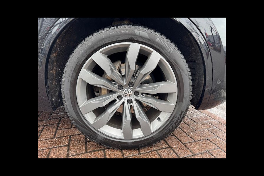 Volkswagen Touareg 3.0 TDI R-Line Automaat 1e Eigenaar Virtueel Cockpit,Airco/ECC,Navigatie,HUD,Panoramadak