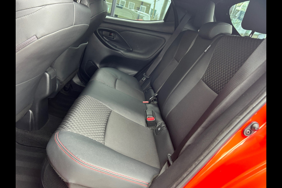 Toyota Yaris 1.5 Hybrid Launch Edition Dealer Auto Fabrieksgarantie!