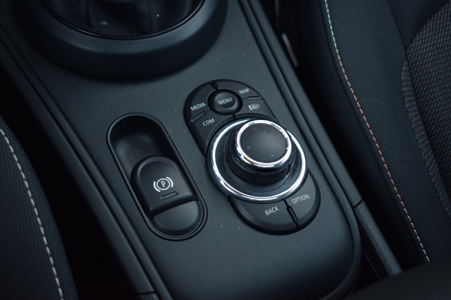 MINI Countryman 1.5 Cooper ALL4 Chili | Apple CarPlay | Pano | HUD | Camera