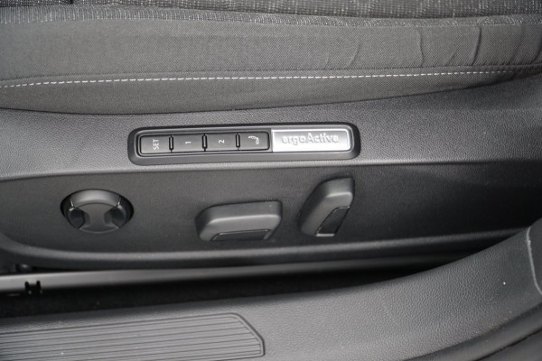 Volkswagen GOLF Variant 1.0 eTSI Life EERSTE EIGENAAR