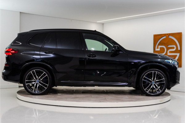 BMW X5 xDrive50e M-Sport 489PK | Pano | Glow | Trekhaak | Harman/Kardon | Drive Pro | VOL! 12 MND Garantie