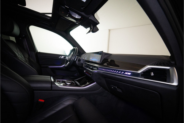 BMW X5 xDrive50e M-Sport 489PK | Pano | Glow | Trekhaak | Harman/Kardon | Drive Pro | VOL! 12 MND Garantie
