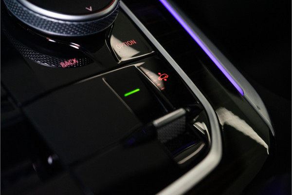 BMW X5 xDrive50e M-Sport 489PK | Pano | Glow | Trekhaak | Harman/Kardon | Drive Pro | VOL! 12 MND Garantie
