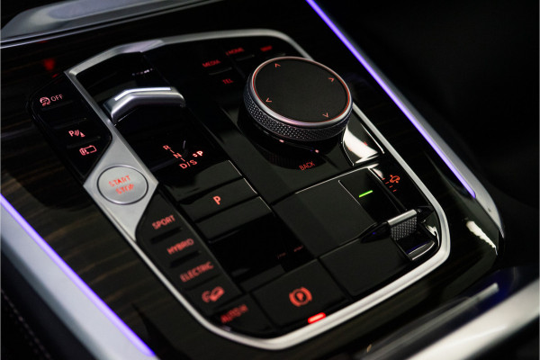 BMW X5 xDrive50e M-Sport 489PK | Pano | Glow | Trekhaak | Harman/Kardon | Drive Pro | VOL! 12 MND Garantie