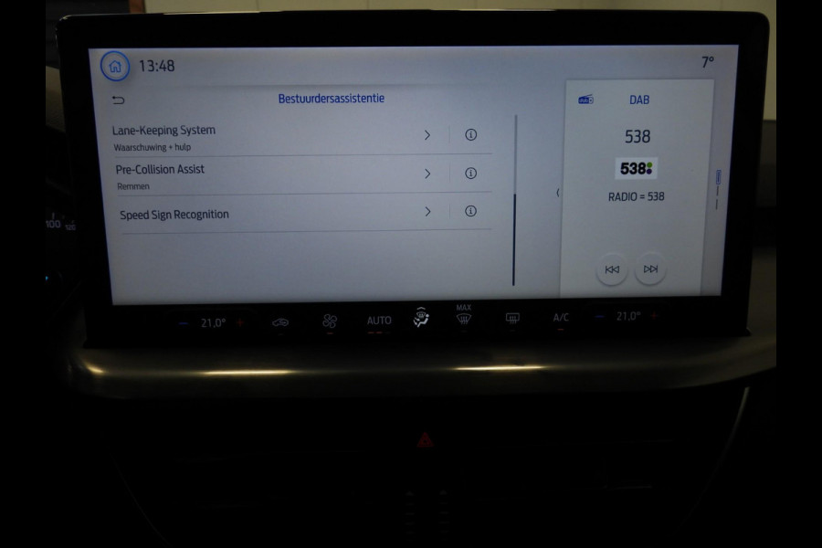 Ford Focus 1.0 EcoBoost Hybrid Titanium NAVI/CLIMA/CRUISE/PDC/16"LMV!