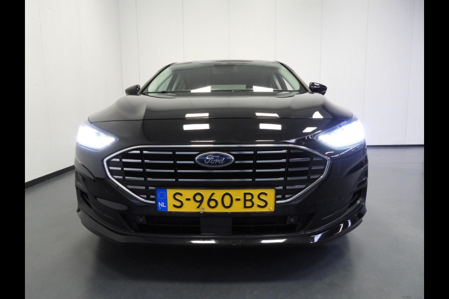 Ford Focus 1.0 EcoBoost Hybrid Titanium NAVI/CLIMA/CRUISE/PDC/16"LMV!