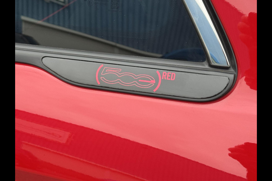 Fiat 500 Electric -RED Edition 24 kWh - 5500 KM Apple CarPlay / Navigatie I LED I Veiligheid Pakket I