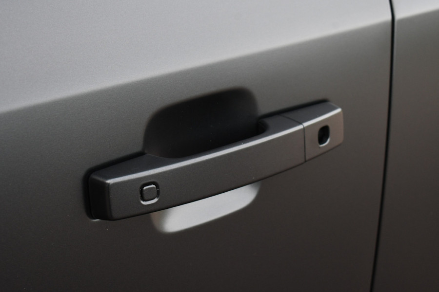 Land Rover Defender 110 3.0 D250 Rock-X Luchtv 22-Kahn Trekh Meridian El-stoel 360