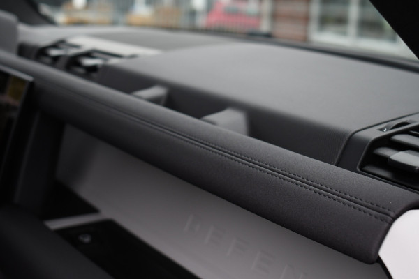 Land Rover Defender 110 3.0 D250 Rock-X Luchtv 22-Kahn Trekh Meridian El-stoel 360