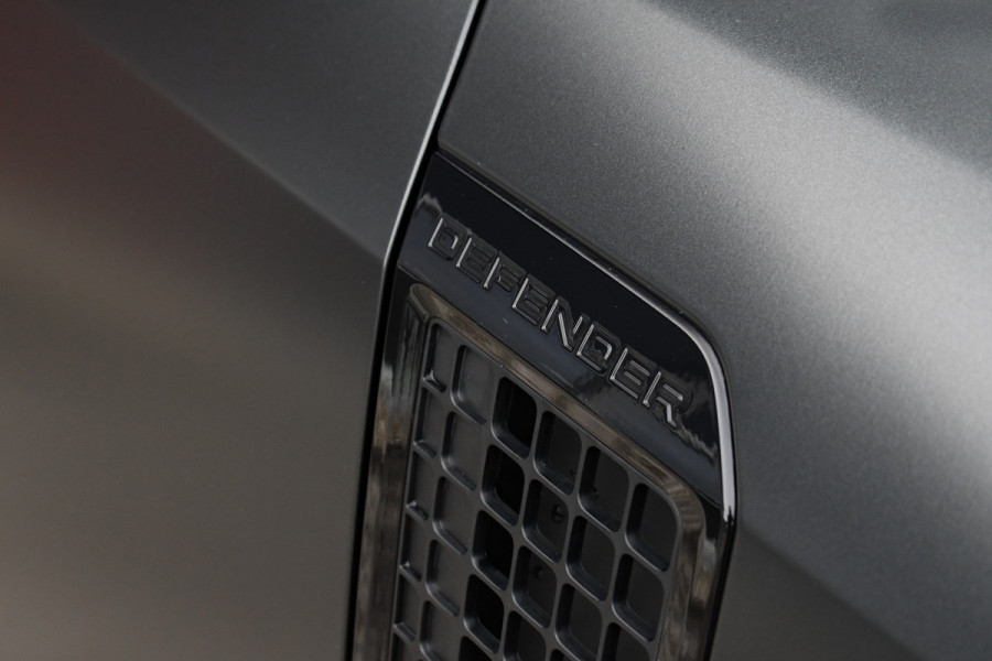 Land Rover Defender 110 3.0 D250 Rock-X Luchtv 22-Kahn Trekh Meridian El-stoel 360