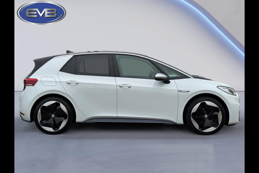 Volkswagen ID.3 First Max 58 kWh, panoramadak, camera, 20 inch, stoelverwarming, parelmoer, 1 e eigenaar, NL auto met nap