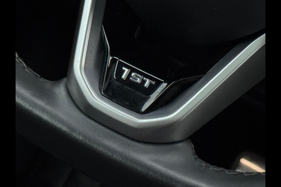 Volkswagen ID.3 First Max 58 kWh, panoramadak, camera, 20 inch, stoelverwarming, parelmoer, 1 e eigenaar, NL auto met nap