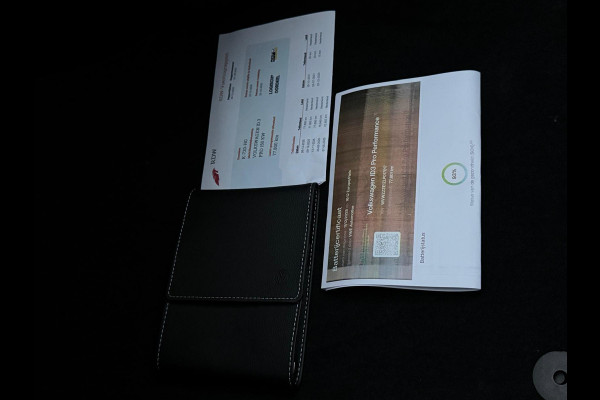 Volkswagen ID.3 First Max 58 kWh, panoramadak, camera, 20 inch, stoelverwarming, parelmoer, 1 e eigenaar, NL auto met nap