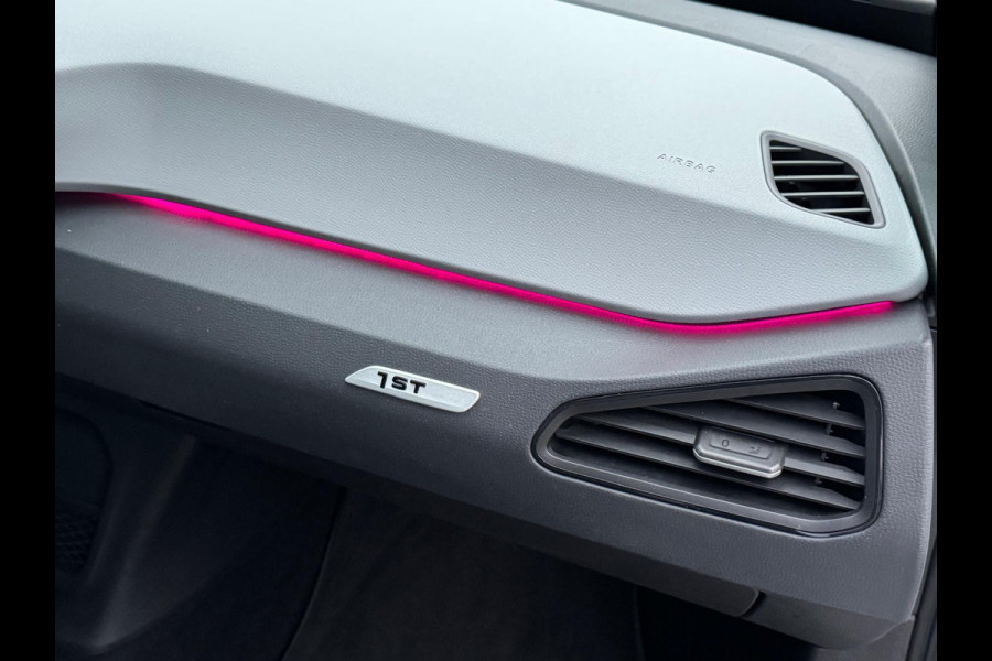 Volkswagen ID.3 First Max 58 kWh, panoramadak, camera, 20 inch, stoelverwarming, parelmoer, 1 e eigenaar, NL auto met nap