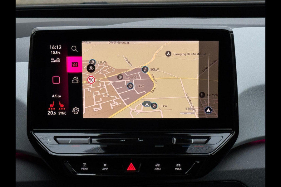 Volkswagen ID.3 First Max 58 kWh, panoramadak, camera, 20 inch, stoelverwarming, parelmoer, 1 e eigenaar, NL auto met nap