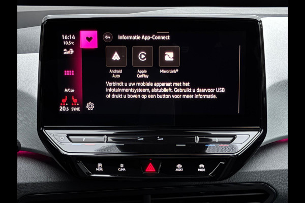 Volkswagen ID.3 First Max 58 kWh, panoramadak, camera, 20 inch, stoelverwarming, parelmoer, 1 e eigenaar, NL auto met nap