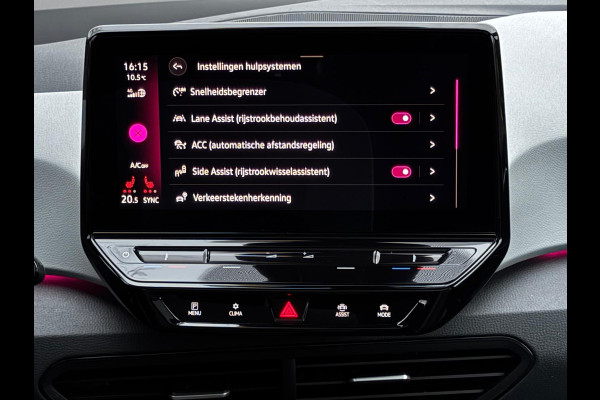 Volkswagen ID.3 First Max 58 kWh, panoramadak, camera, 20 inch, stoelverwarming, parelmoer, 1 e eigenaar, NL auto met nap