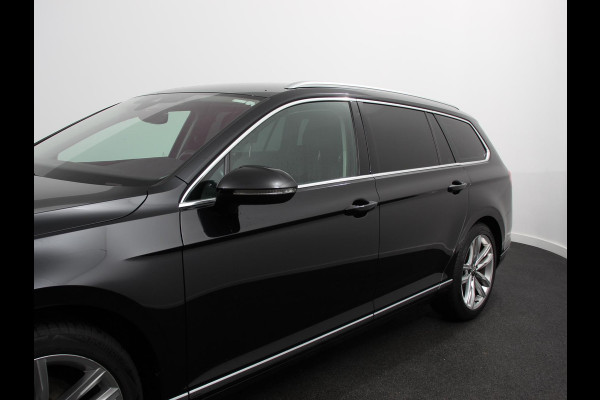 Volkswagen Passat Variant 1.5 TSI 150 pk DSG Elegance High | Navigatie | Apple Carplay/Android Auto | Parkeersensoren | Camera | Elektrische achterklep | Adaptive Cruise Control | Virtual Cockpit | Afneembare trekhaak | Ledverlichting | Bestuurderstoel elektrisch