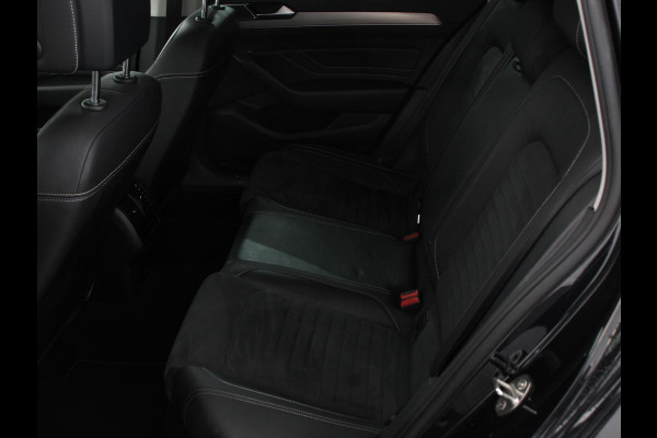 Volkswagen Passat Variant 1.5 TSI 150 pk DSG Elegance High | Navigatie | Apple Carplay/Android Auto | Parkeersensoren | Camera | Elektrische achterklep | Adaptive Cruise Control | Virtual Cockpit | Afneembare trekhaak | Ledverlichting | Bestuurderstoel elektrisch