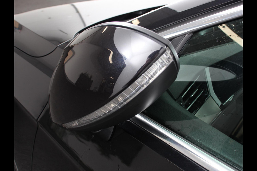 Volkswagen Passat Variant 1.5 TSI 150 pk DSG Elegance High | Navigatie | Apple Carplay/Android Auto | Parkeersensoren | Camera | Elektrische achterklep | Adaptive Cruise Control | Virtual Cockpit | Afneembare trekhaak | Ledverlichting | Bestuurderstoel elektrisch