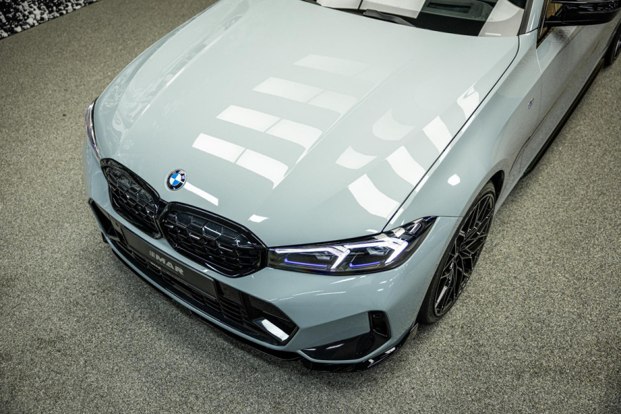 BMW 3-serie M340i xDrive | M-Performance Pack | M-stoelen | Head-Up | Carbon inleg | 20'' velgen | Sportstuur |