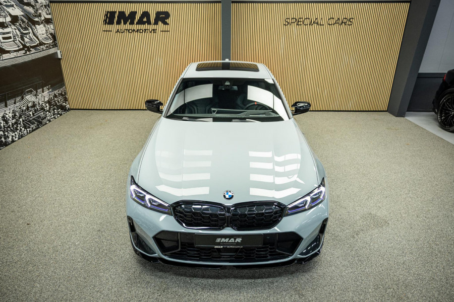 BMW 3-serie M340i xDrive | M-Performance Pack | M-stoelen | Head-Up | Carbon inleg | 20'' velgen | Sportstuur |