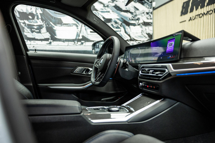 BMW 3-serie M340i xDrive | M-Performance Pack | M-stoelen | Head-Up | Carbon inleg | 20'' velgen | Sportstuur |