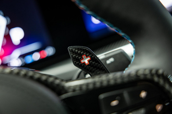 BMW 3-serie M340i xDrive | M-Performance Pack | M-stoelen | Head-Up | Carbon inleg | 20'' velgen | Sportstuur |